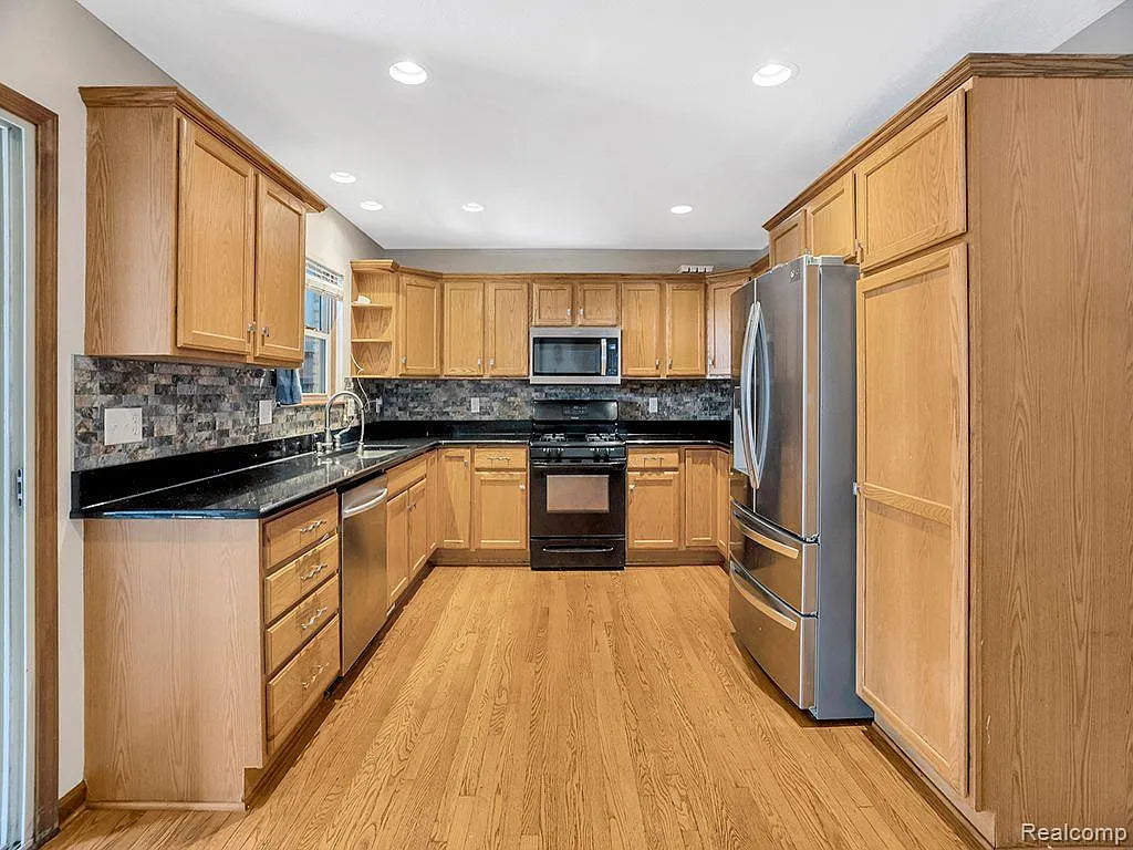 House for Sale in Dearborn Heights, MI - Presented by Hassan Alsalamy