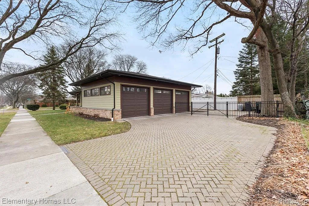 For Sale Beautiful Ranch in Northwood Village – Contact Hassan Alsalamy