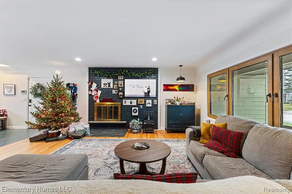 For Sale Beautiful Ranch in Northwood Village – Contact Hassan Alsalamy