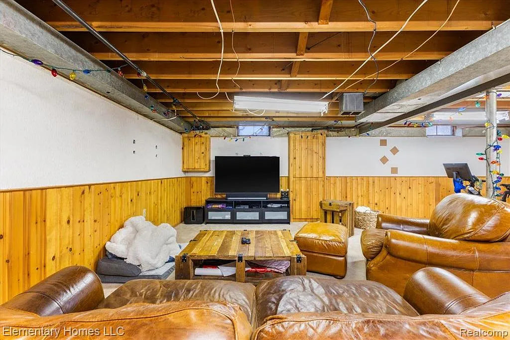 For Sale Beautiful Ranch in Northwood Village – Contact Hassan Alsalamy