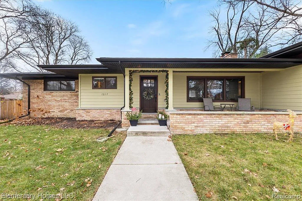 For Sale Beautiful Ranch in Northwood Village – Contact Hassan Alsalamy