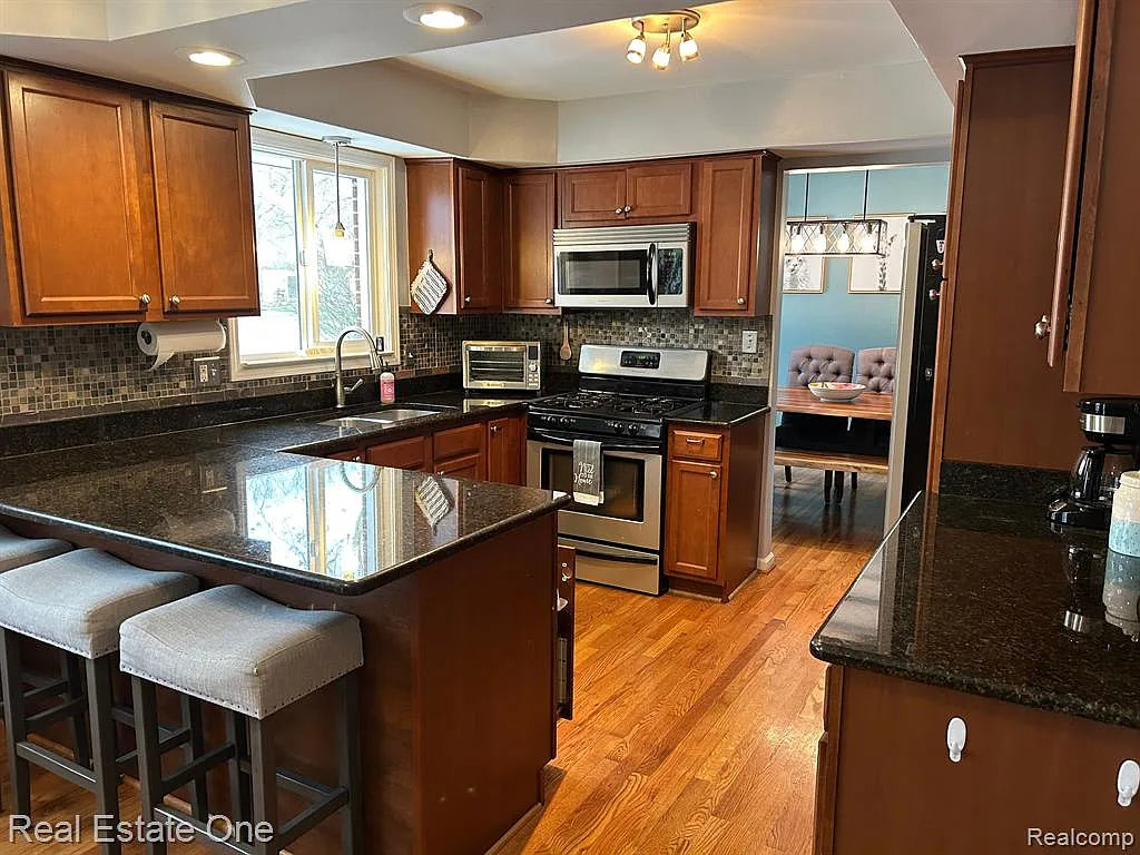 For Sale Move-In Ready 3-Bedroom Home in Troy, MI Hassan Alsalamy