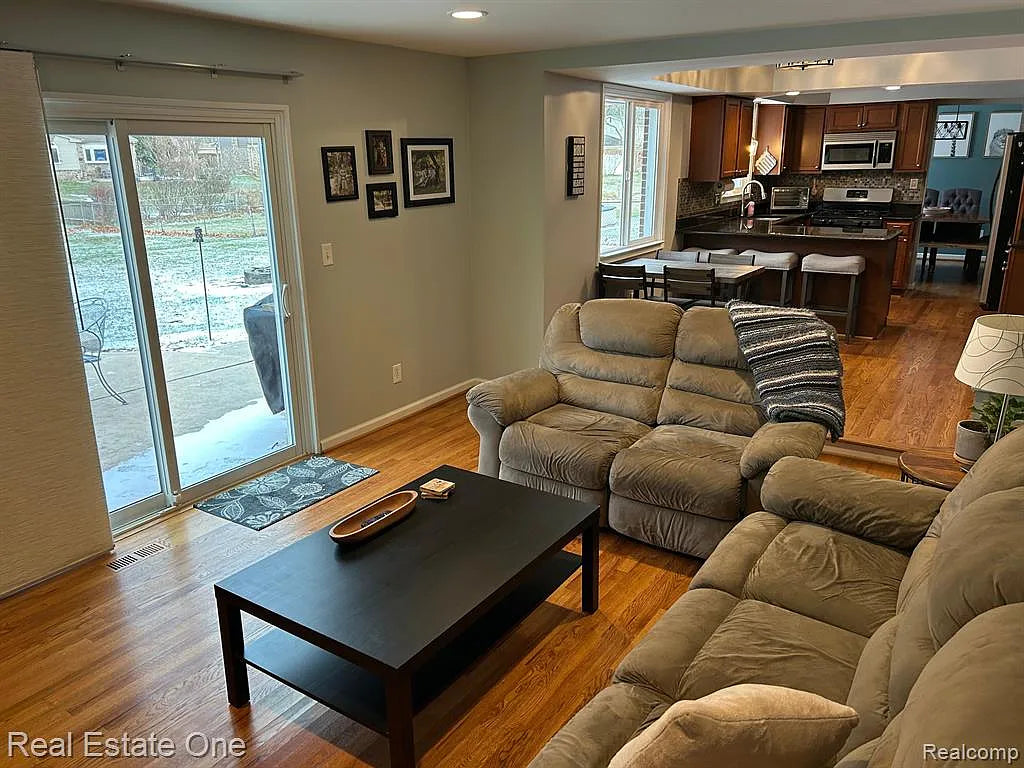 For Sale Move-In Ready 3-Bedroom Home in Troy, MI Hassan Alsalamy