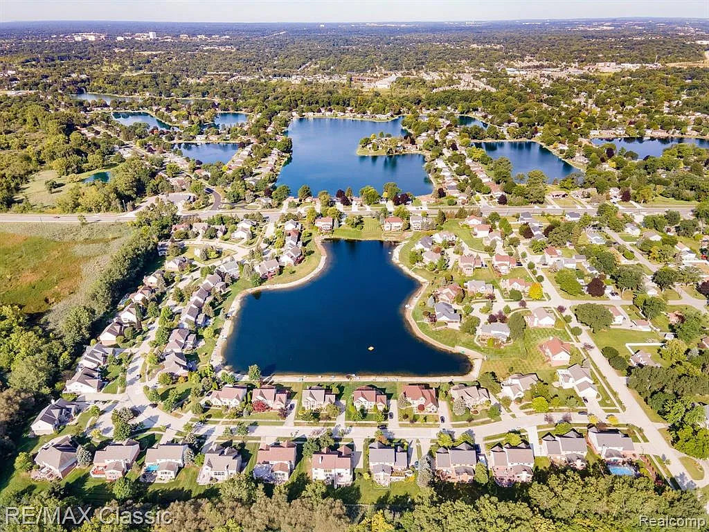 Home for Sale by Hassan Alsalamy | LakesideTroy MI