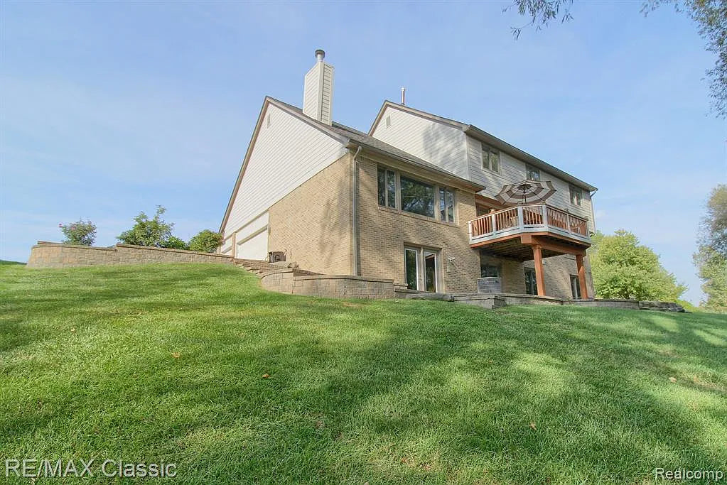 Home for Sale by Hassan Alsalamy | LakesideTroy MI