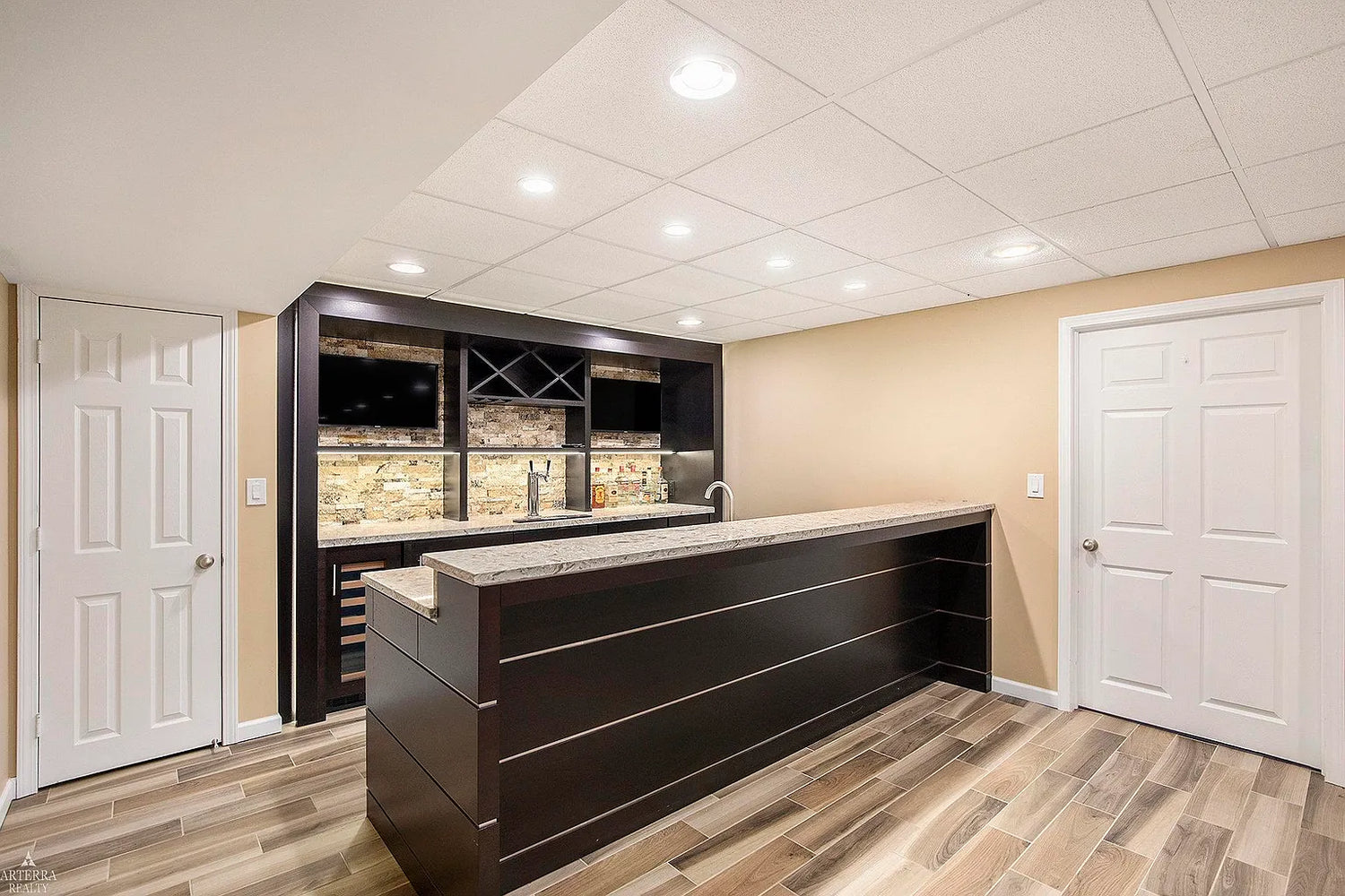 Home for Sale inTwickenham, Utica, MI by Hassan Alsalamy