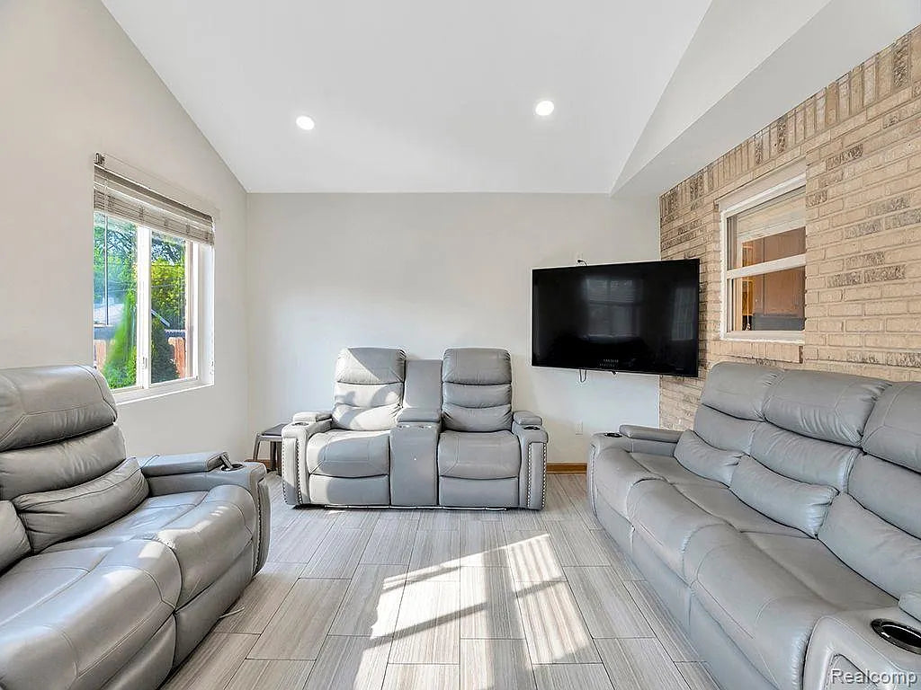 House for Sale in Dearborn Heights, MI - Presented by Hassan Alsalamy