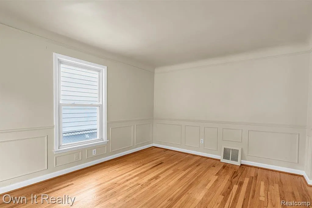 منزل للبيع في Dearborn Heights حسن السلامي