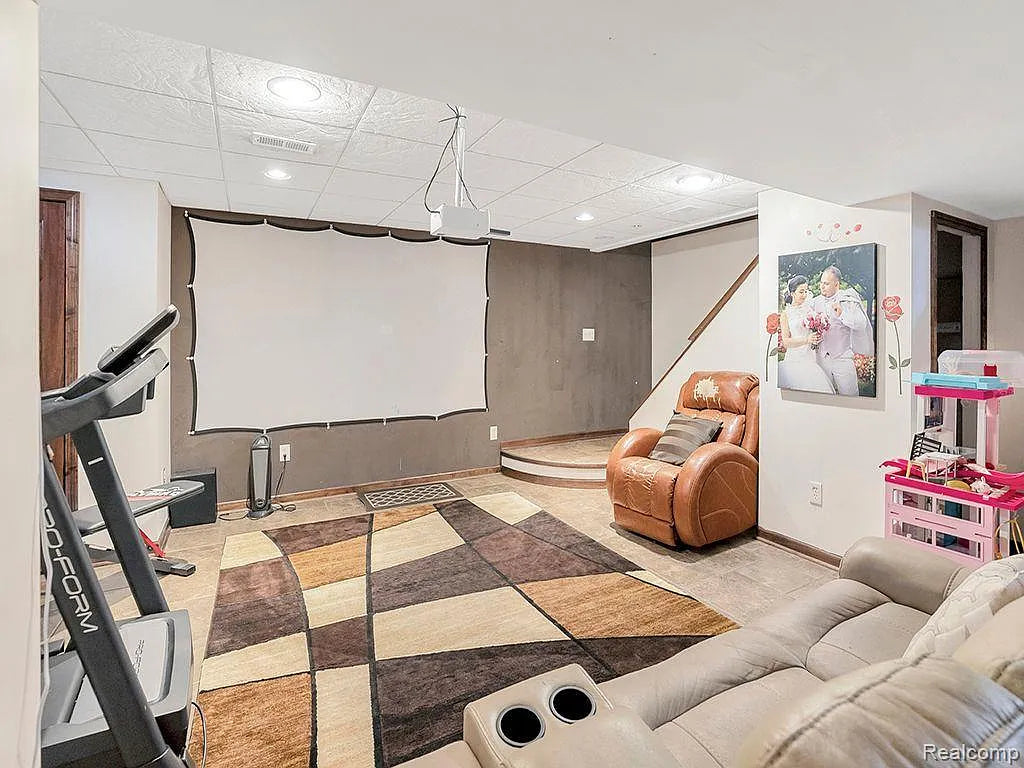 House for Sale in Dearborn Heights, MI - Presented by Hassan Alsalamy